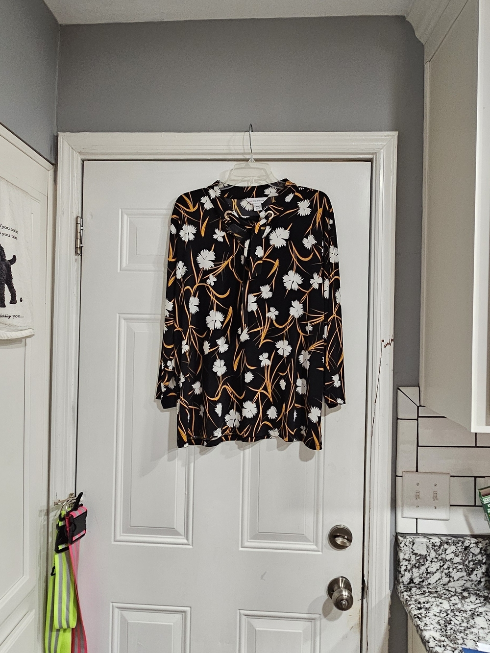 Liz Claiborne Black Floral Tie-Neck Blouse with White and Orange Print